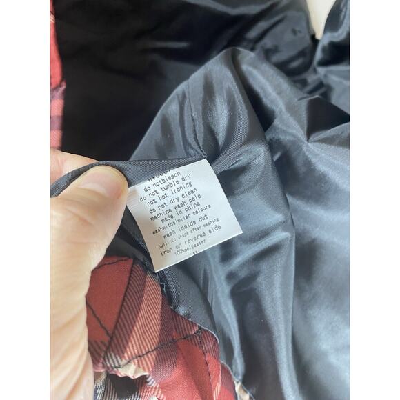 New with Tags Red Plaid Quilted Vest Snap and Zip Close Mock Neck by Wanna B Me - Picture 7 of 8